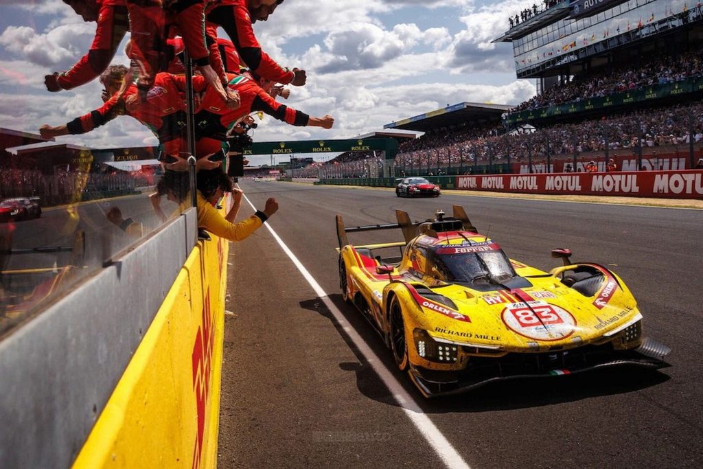 24 Ore di Le Mans traguardo vittoria Ferrari