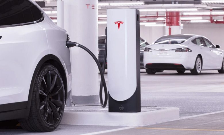 Tesla Supercharger V4