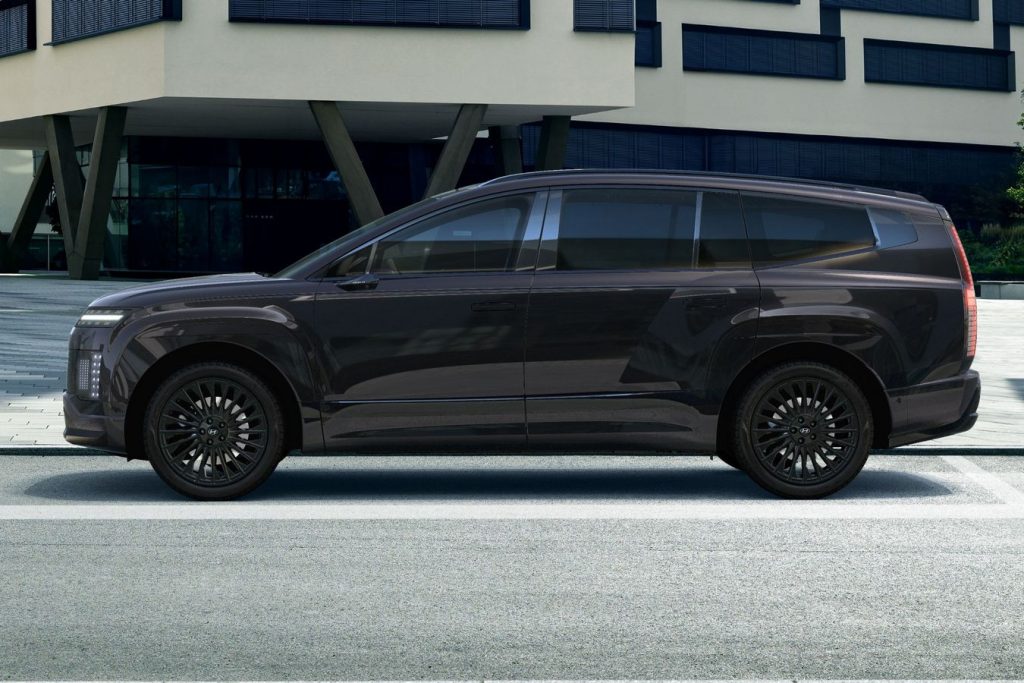 Hyundai Ioniq 9 Calligraphy Black Ink laterale