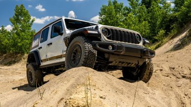 Jeep Wrangler Laredo in azione sulle rocce