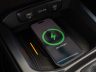 Nuova Kia Xceed 2027 vano per la ricarica wireless dello smartphone