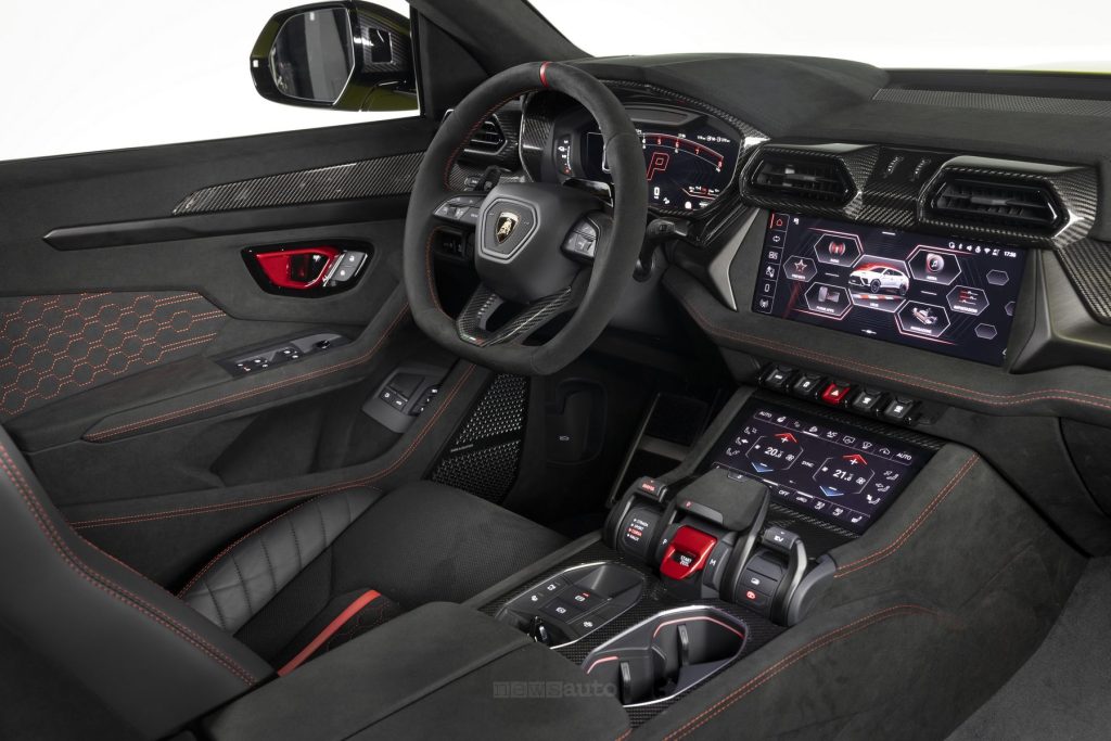 Lamborghini Urus SE Performante plancia abitacolo