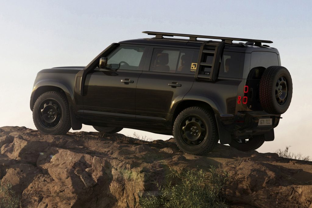 Land Rover Defender Trophy 110 posteriore 3/4