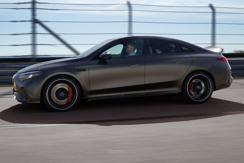 Mercedes-AMG CLA 45 4Matic+ in pista