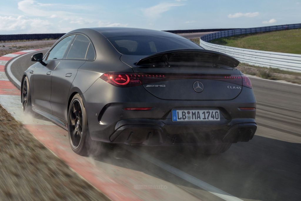 Mercedes-AMG CLA 45 4Matic+ in pista