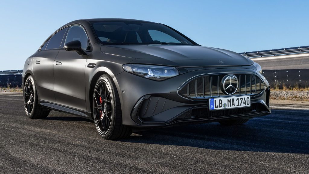Mercedes-AMG CLA 45 4Matic+ anteriore 3/4