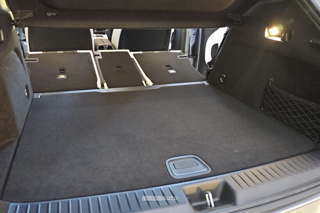 Mercedes-Benz GLA Hybrid bagagliaio