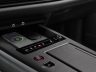 Audi SQ9 vano per la ricarica wireless console centrale