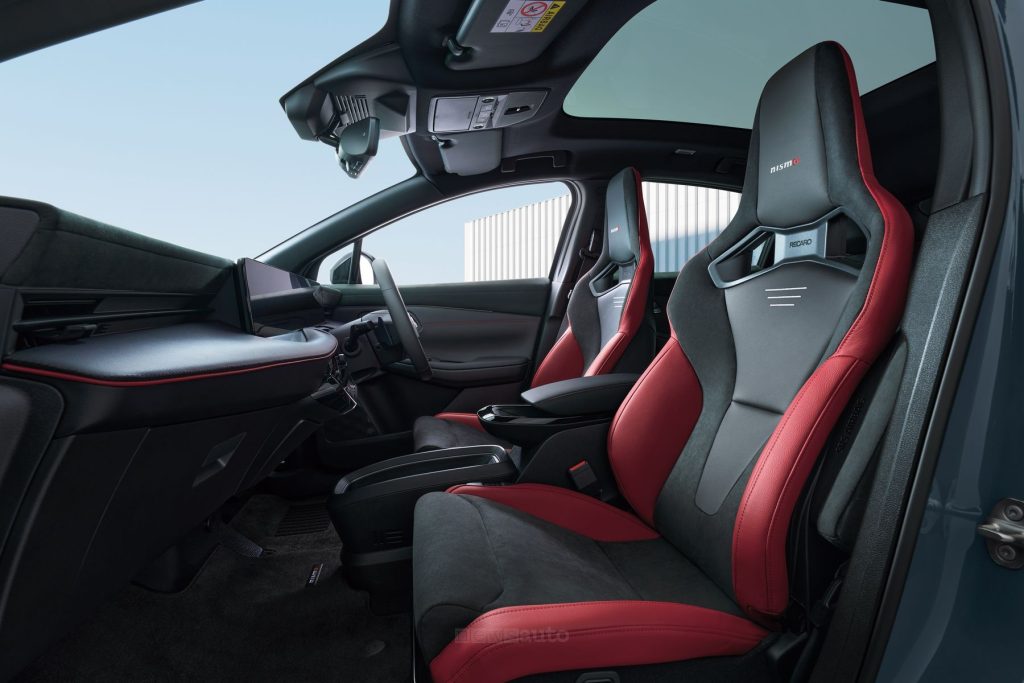 Nissan Leaf Nismo sedili anteriori Recaro