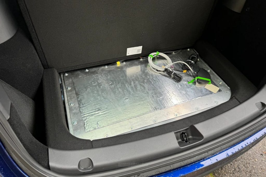 Tesla Model Y HyperHybrid batteria da 17,3 kWh