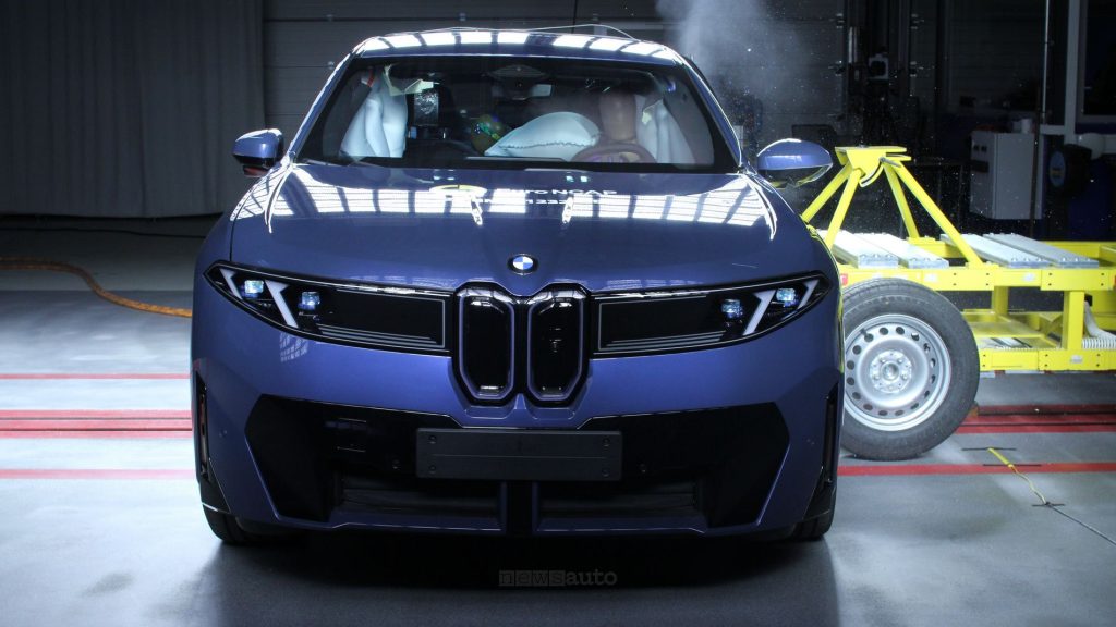 BMW iX3 5 stelle nei nuovi test Euro NCAP 2026
