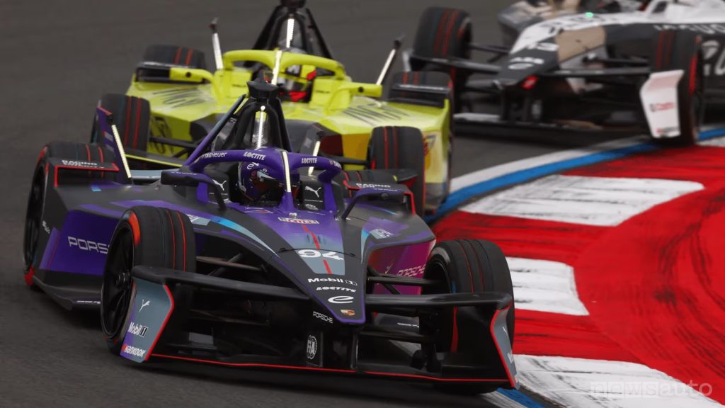 Wehrlein durante la Formula E ePrix Cina-2026