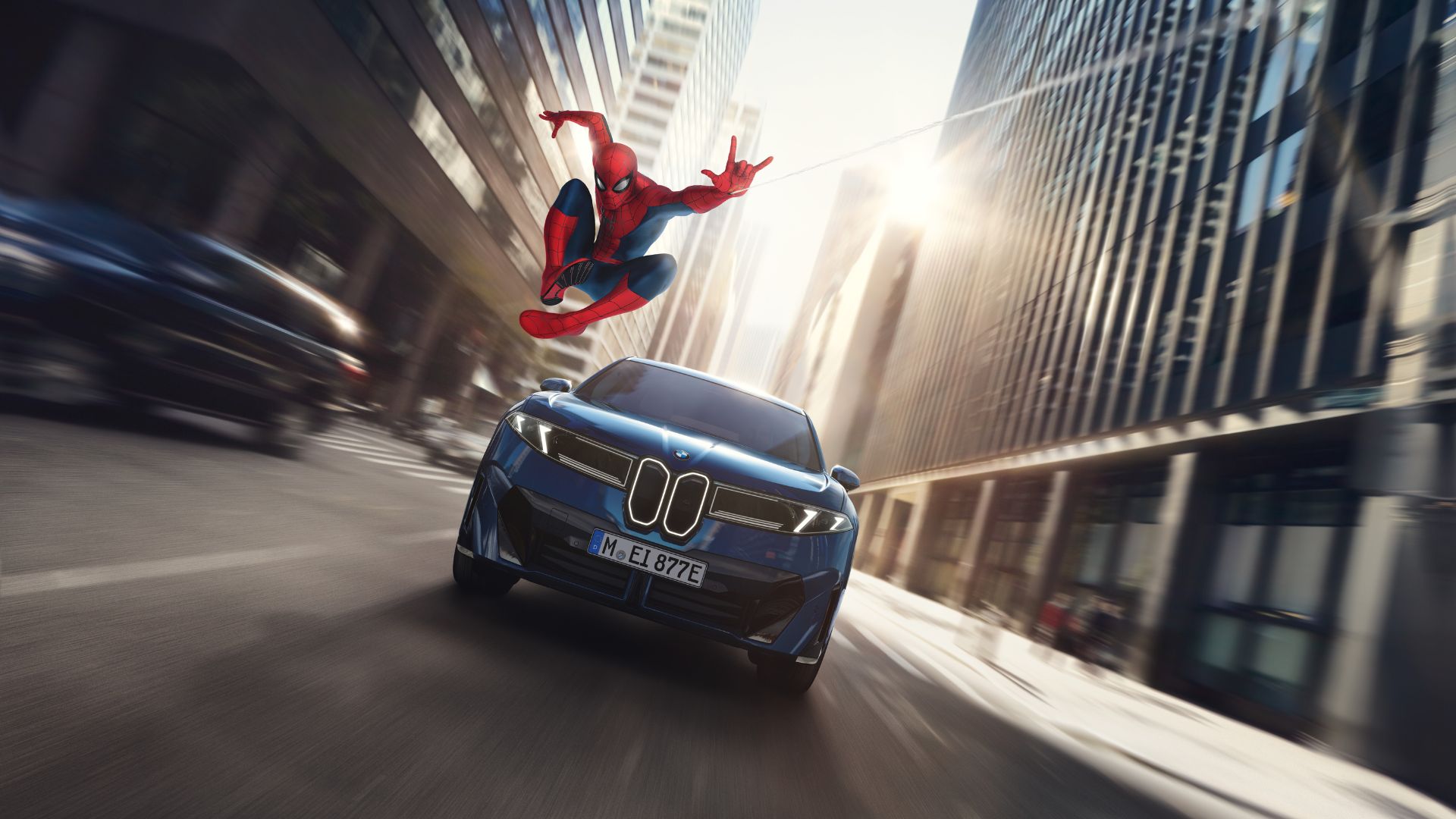 Spider-Man al cinema, BMW omaggia l’amichevole uomo-ragno tra motorsport e auto stradali