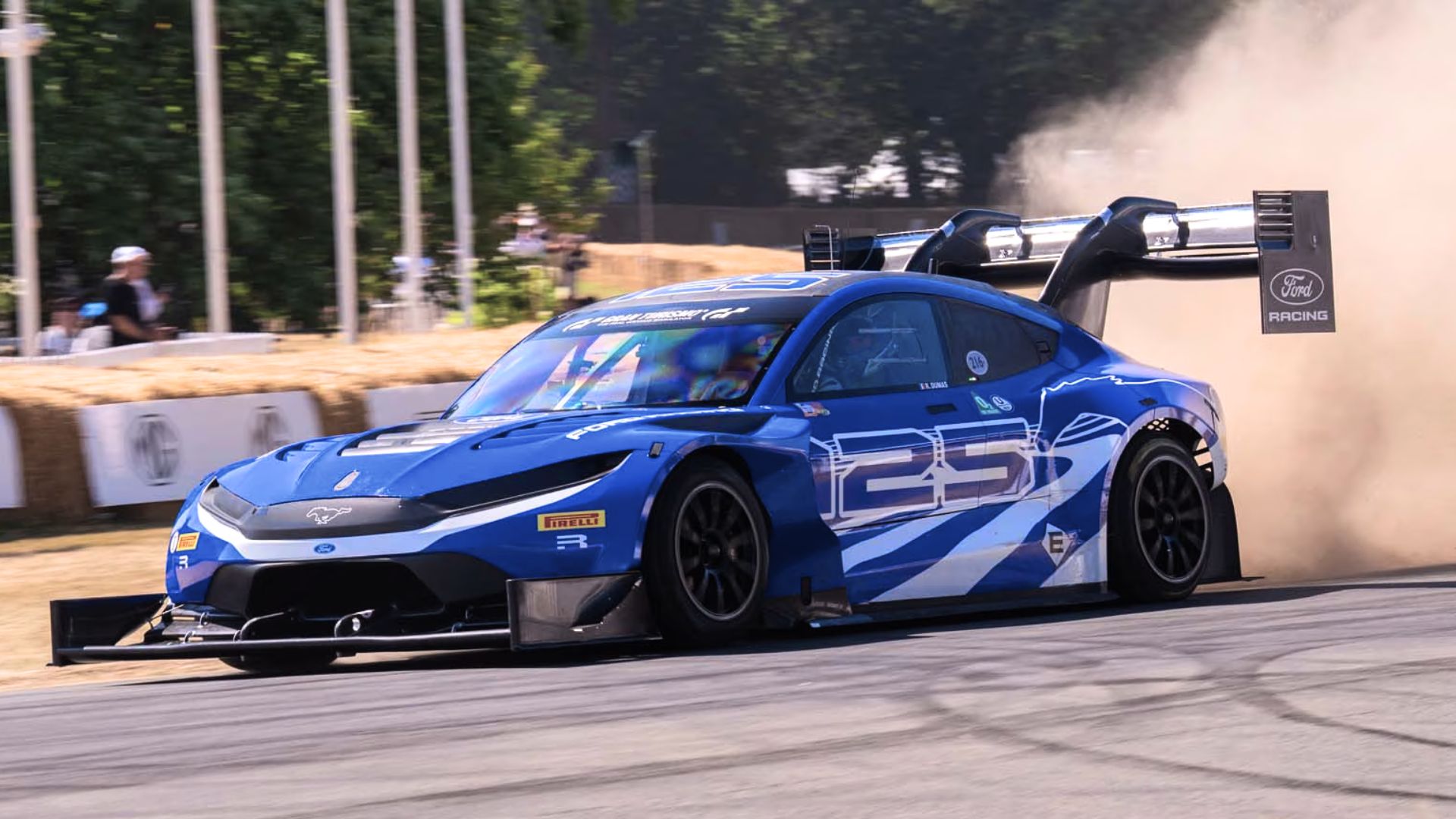 Ford Super Mustang Mach-E: il mostro elettrico da 1.400 CV che ha conquistato Pikes Peak e Goodwood