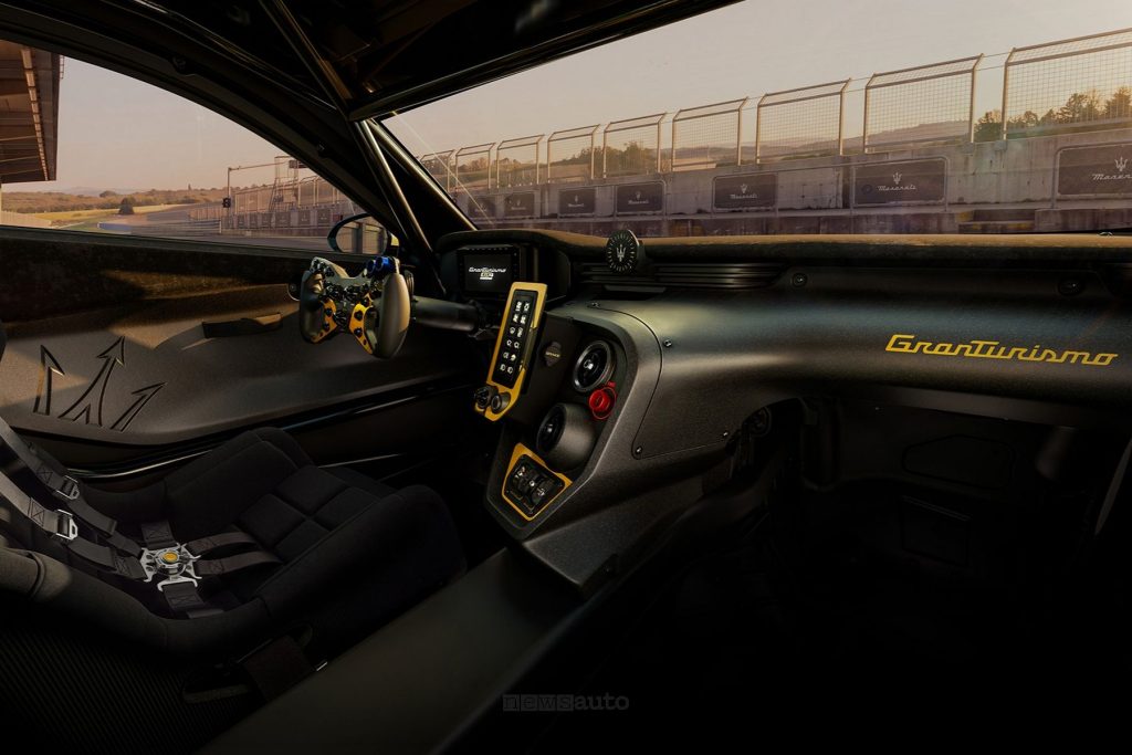 abitacolo della Maserati GranTurismo Project GT4