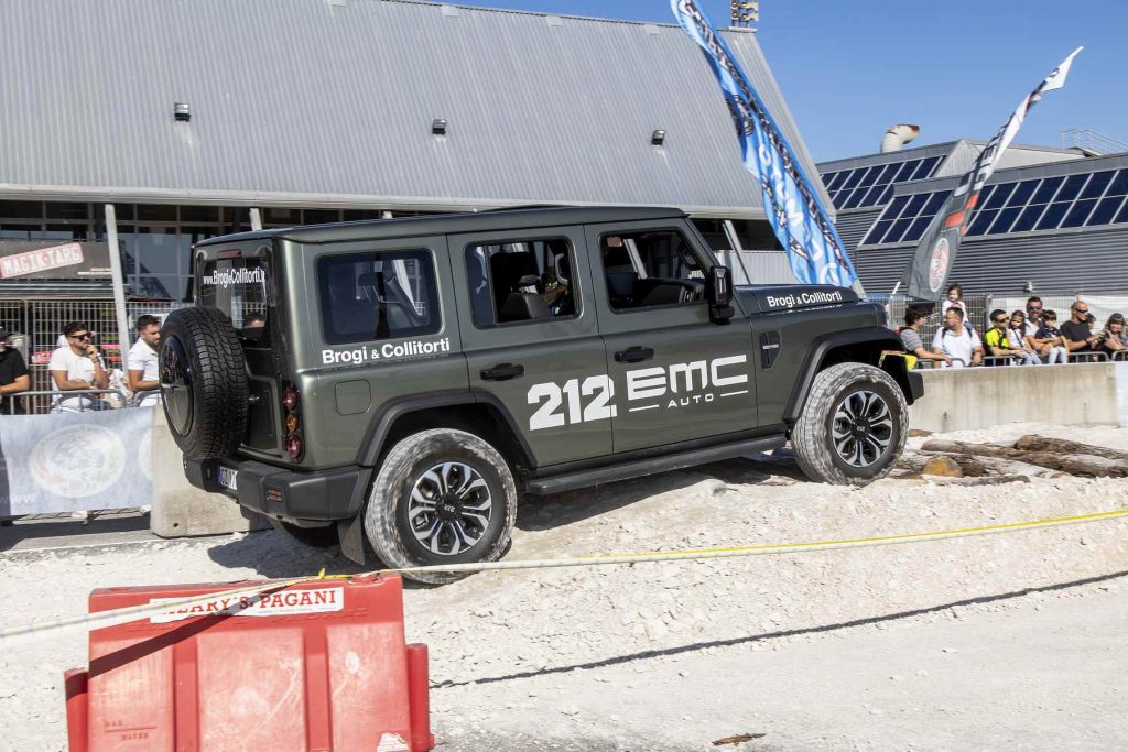 Fuoristrada in azione al 4x4 Fest di Carrara, EMC 212