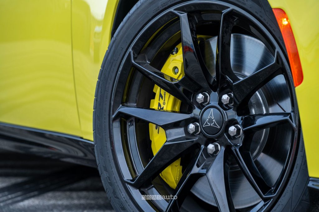 Dodge Charger Super Bee Launch Edition pinze e dischi freno