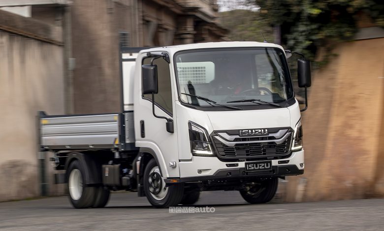 Isuzu M21 Generation 4 movimento