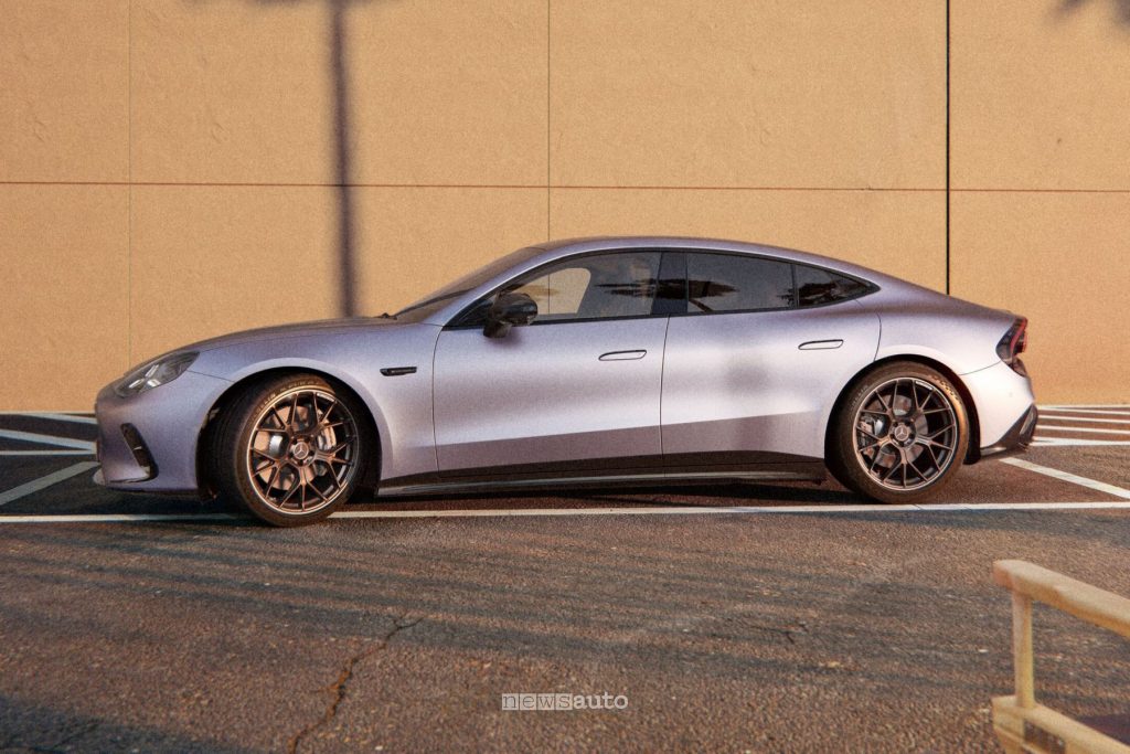 Mercedes-AMG GT 53 Coupé 4 laterale