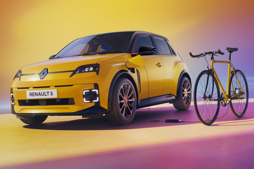 Nuova Renault 5 E-Tech Electric funzione V2L ricarica bidirezionale