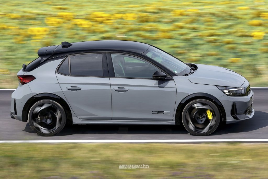 Opel Corsa GSE su strada