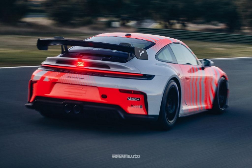 Porsche 911 Challenge in pista
