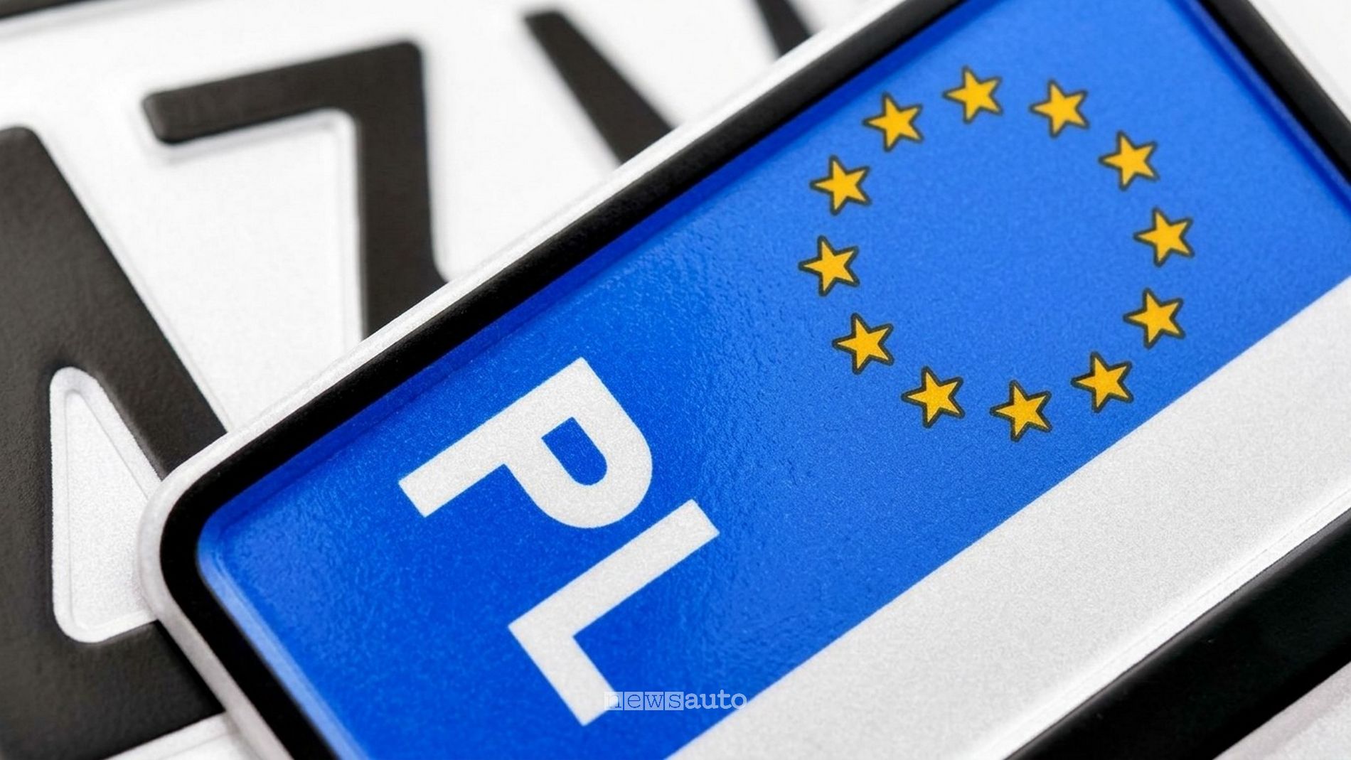 Targhe estere per risparmiare sull’assicurazione (e bollo), spopolano quelle polacche