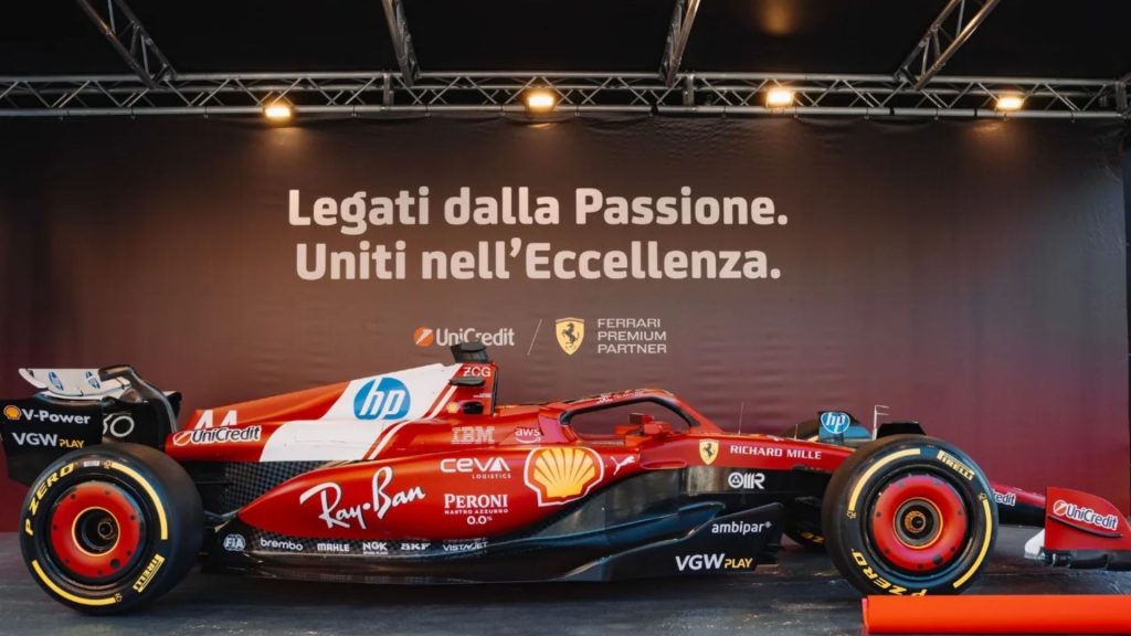 Ferrari SF-25 in esposizione a Milano