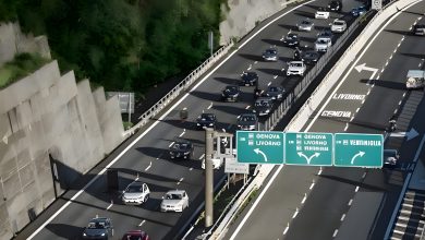 Autostrada a 3 corsie con traffico