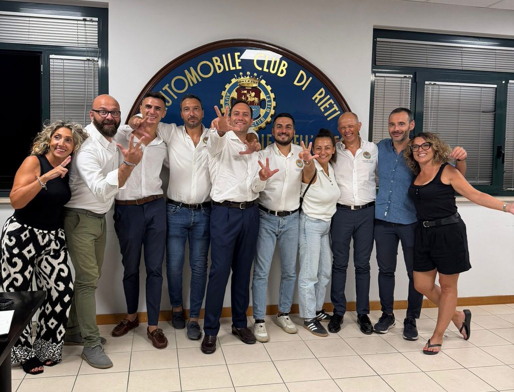 Nella foto parte del direttivo dell'ACI Rieti con lo staff della Rieti-Terminillo