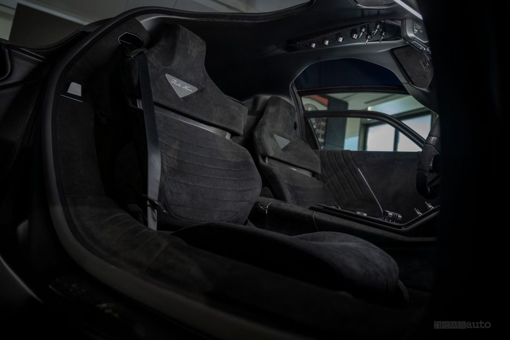 Alfa Romeo 33 Stradale Perla Nera sedili, abitacolo