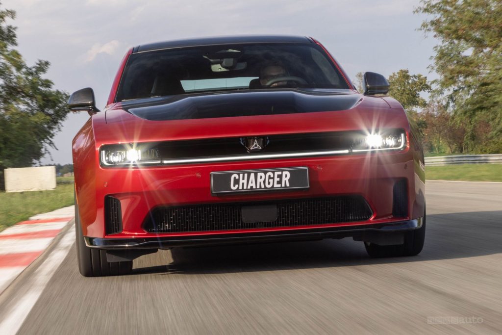 Dodge Charger Daytona in pista
