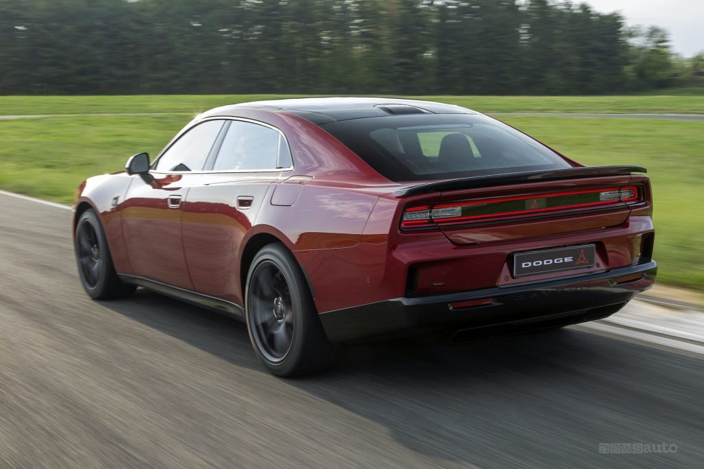 Dodge Charger Daytona su strada