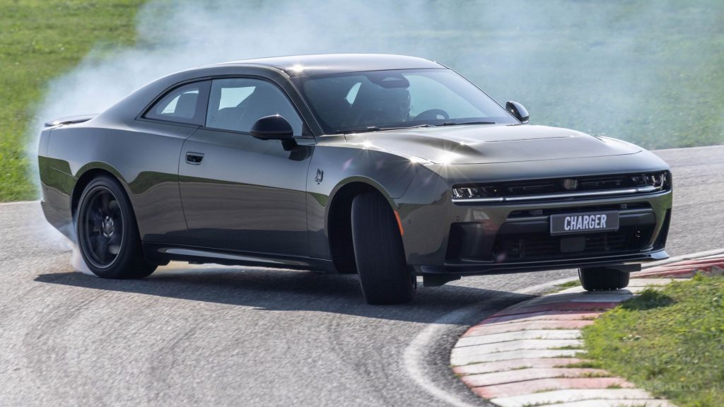 Dodge Charger Sixpack in derapata