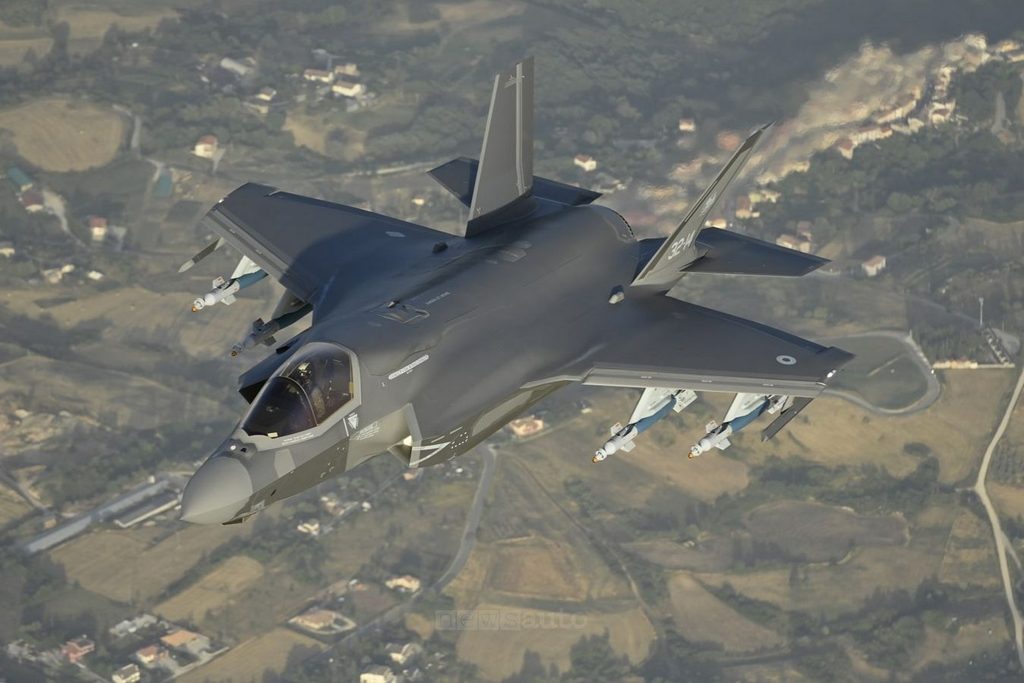 F-35 Lightning II della Marina Militare Italiana in volo