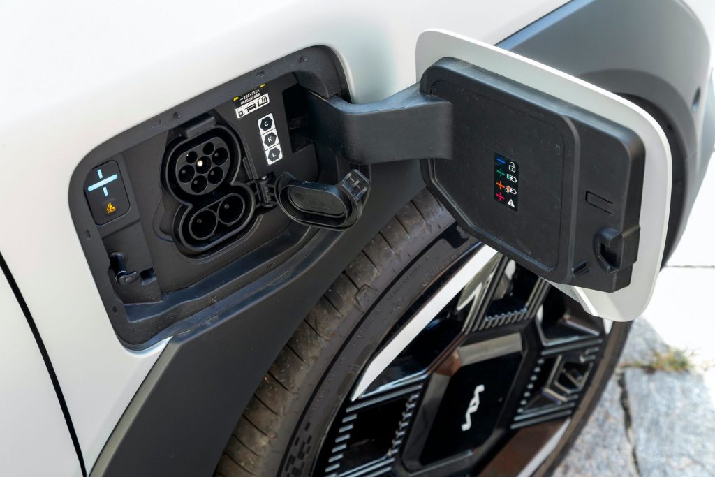 Kia EV2 GT-Line vano per la ricarica AC/DC