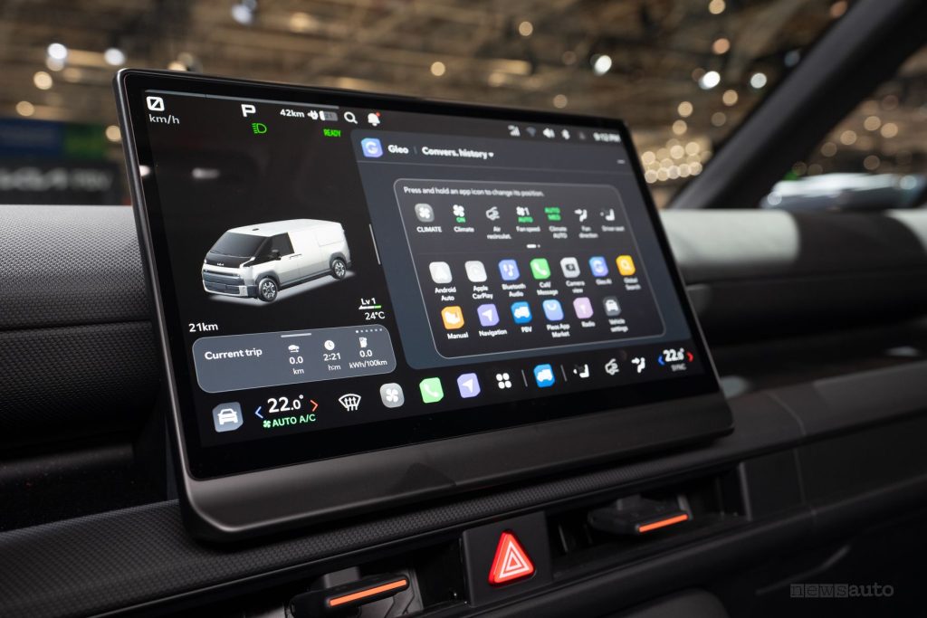 Kia PV7 Cargo display infotainment