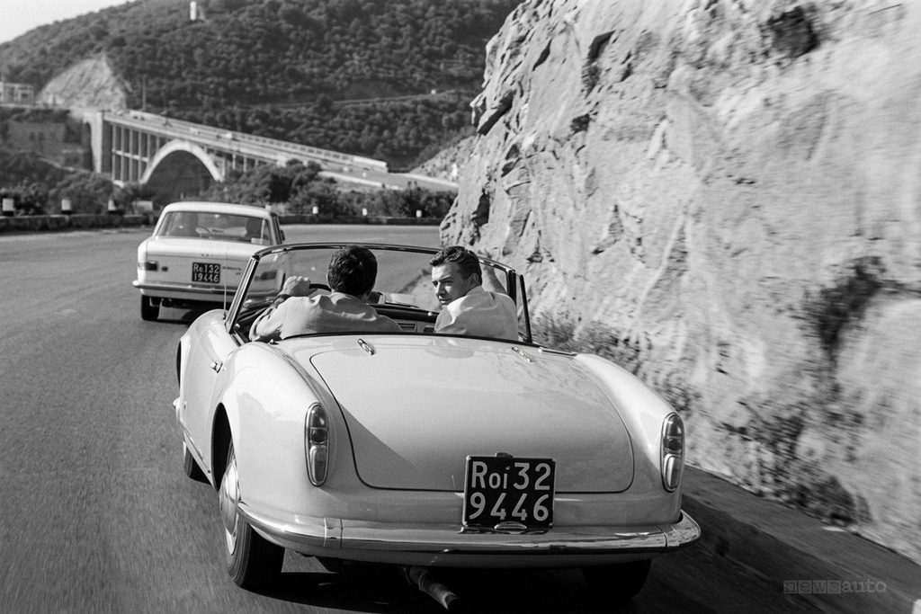 Lancia Aurelia B24 in una scena iconica del fil Il Sorpasso