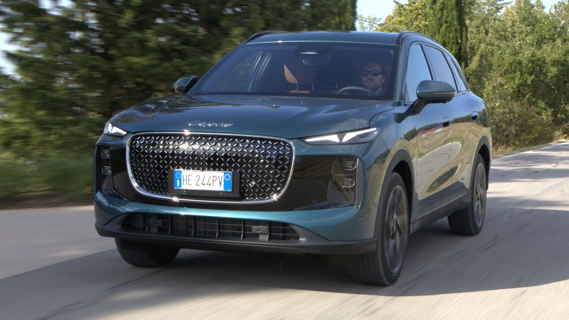 Lepas L8 arriva in Italia: nuovo SUV ibrido plug-in cinese, caratteristiche e prezzi