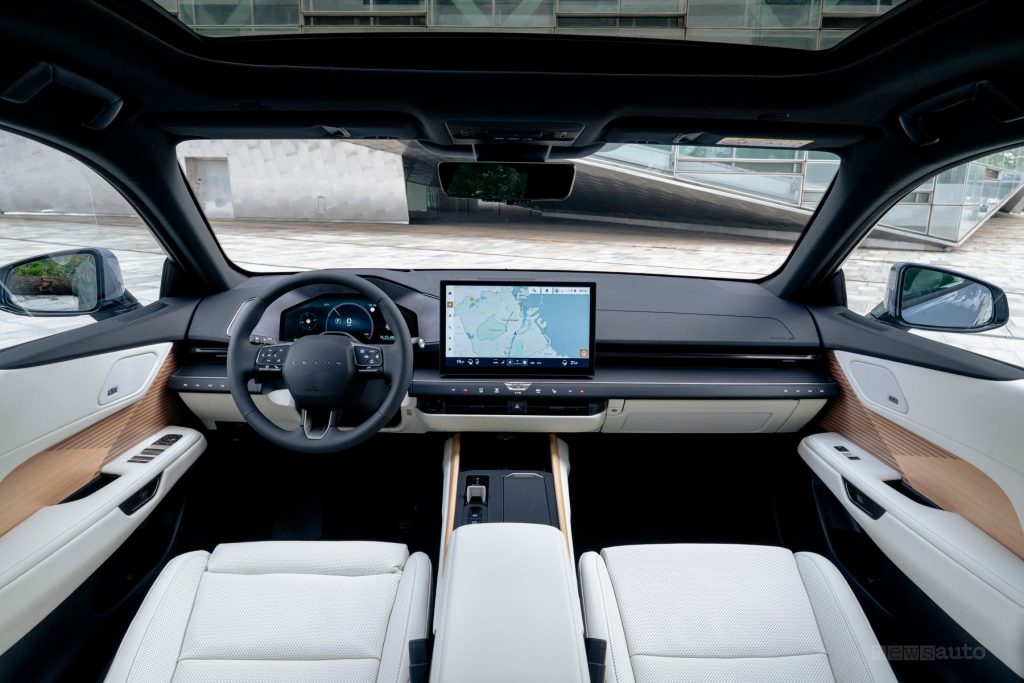 Nuova Lexus ES 350e plancia abitacolo
