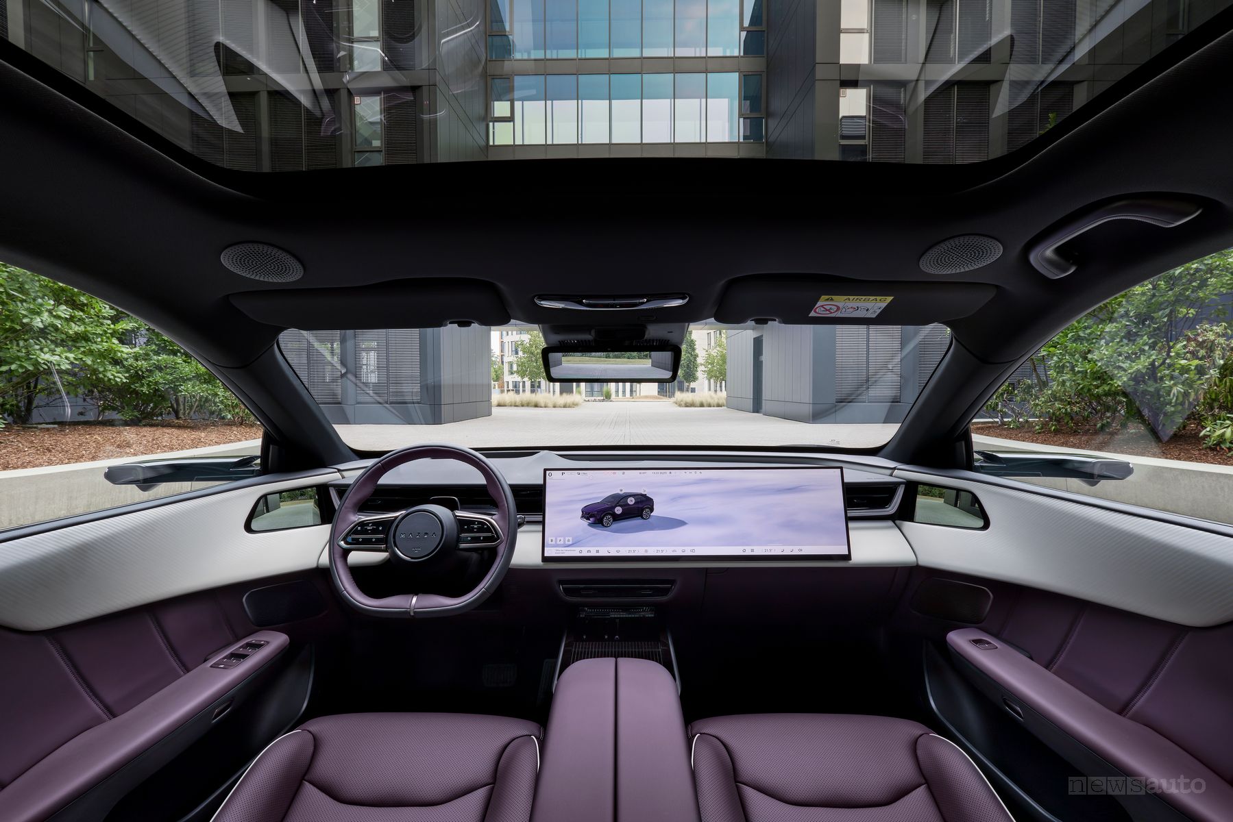 Mazda CX-6e, Nightfall Violet plancia abitacolo
