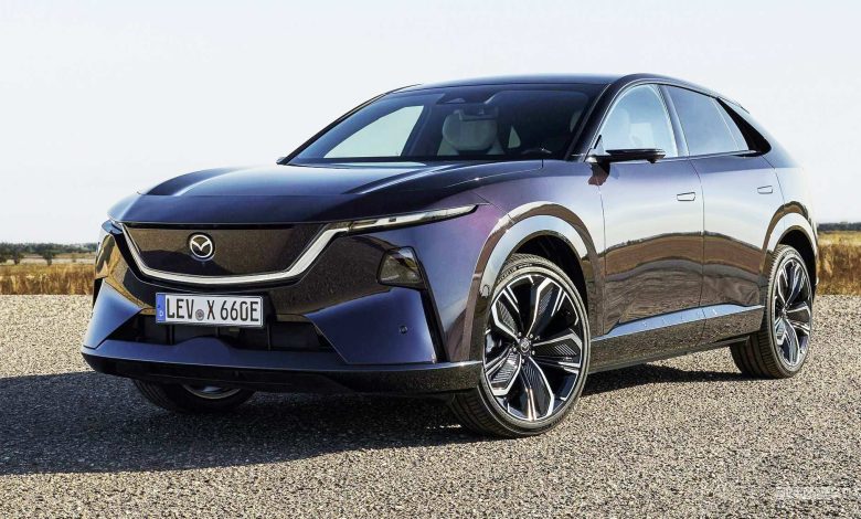 Nuova Mazda CX-6e blu