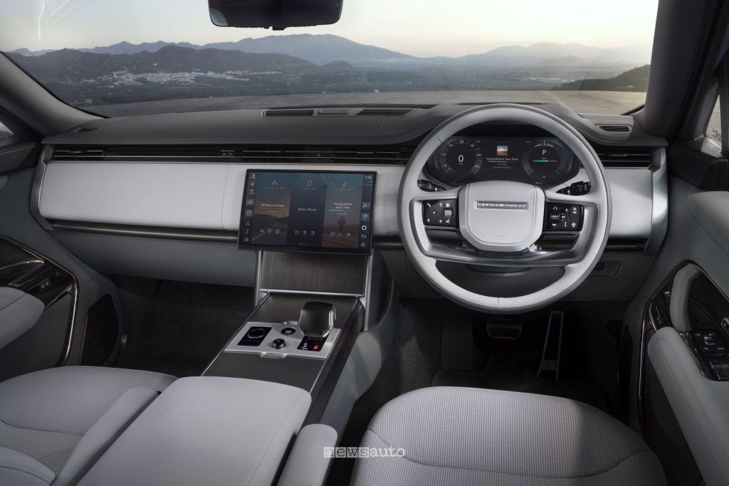 Range Rover Electric plancia abitacolo