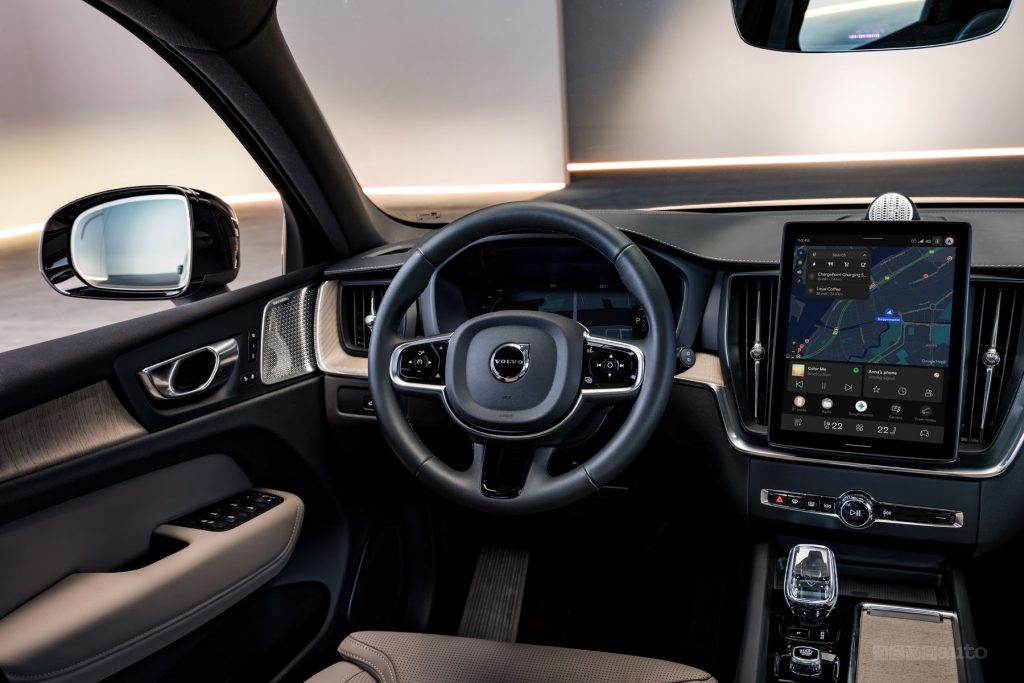 Volvo XC60 2027 plancia abitacolo