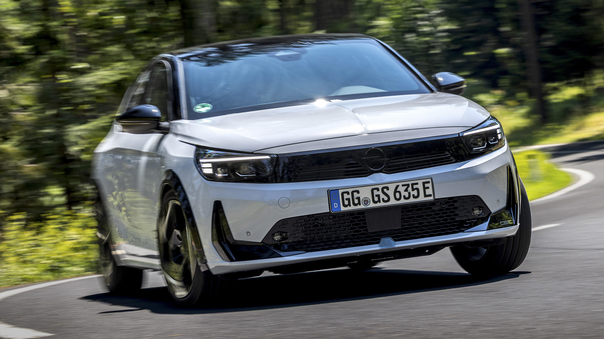 Nuova Opel Corsa GSe: test e prova completa tra pista e strada della hot hatch da 281 CV