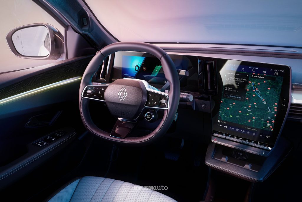 Renault Scenic E-Tech Electric volante e display infotainment