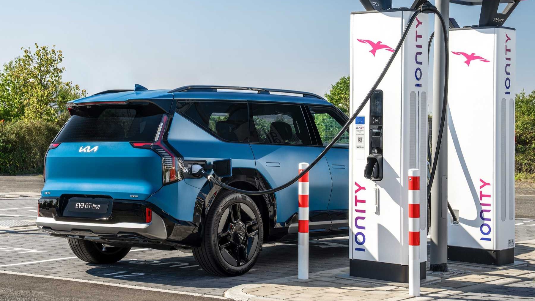 Ricarica auto elettriche: regolamento AFIR, cosa cambia, colonnine e pagamenti