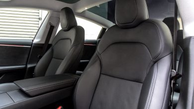 Sedili in pelle sulla Tesla Model 3 bollenti sotto il sole