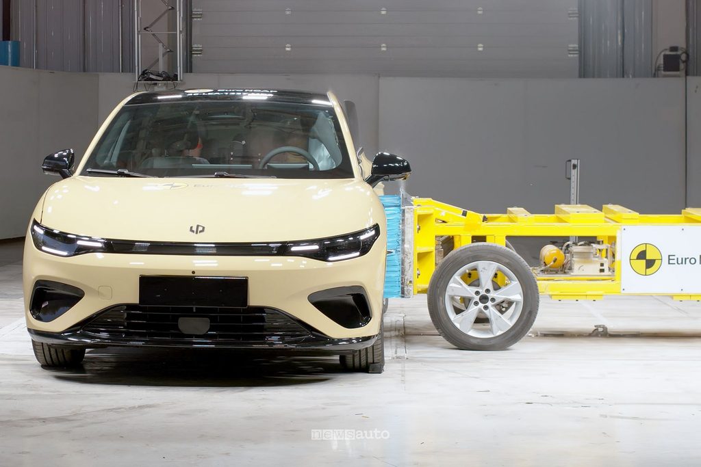 Test EuroNcap 2026 5 stelle Leapmotor B05
