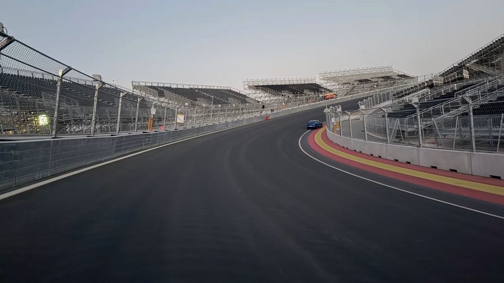 Curva con pendenza al MAdring